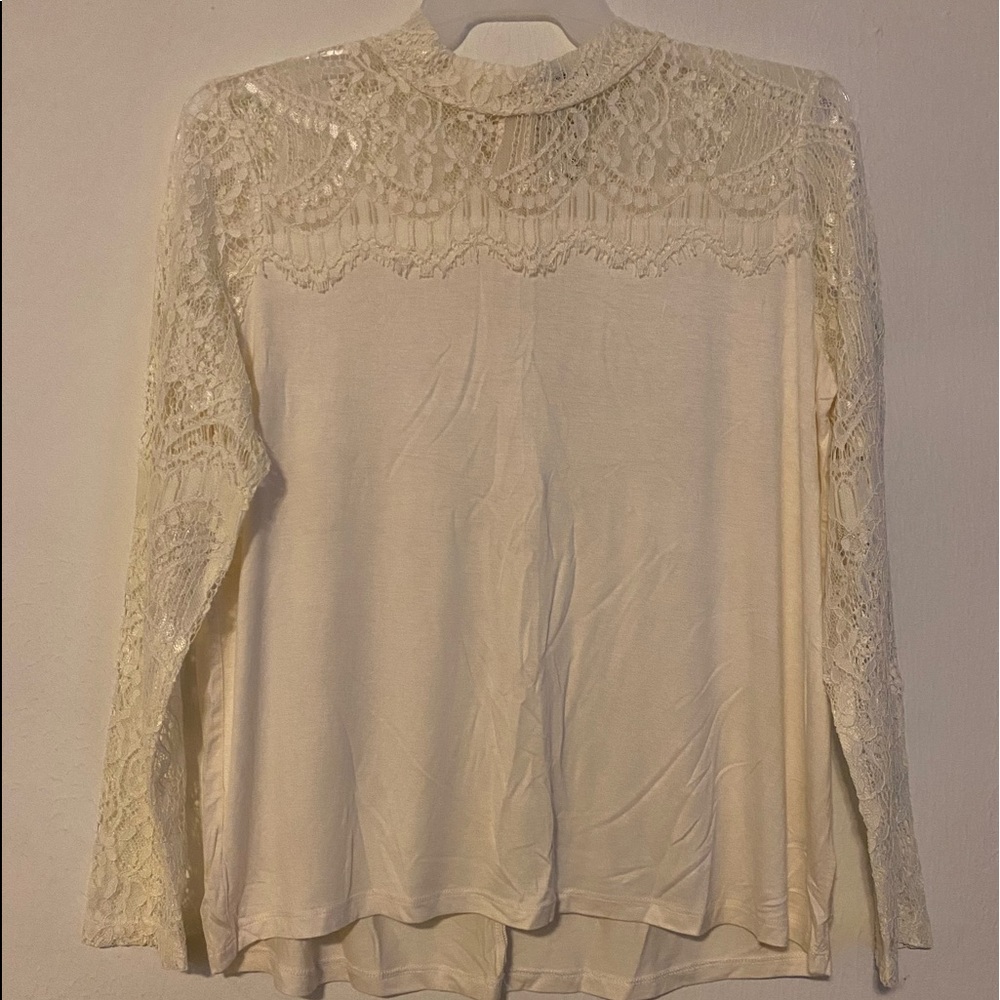 Woman’s blouse